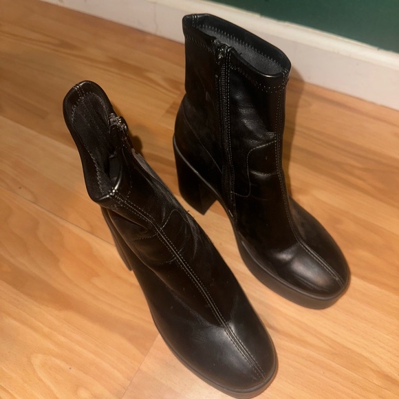 Chunky black boots - Picture 3 of 3